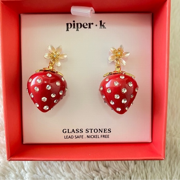 Red Strawberry Flower Earrings with Glass Stones and Gold Accents New - Picture 3 of 8